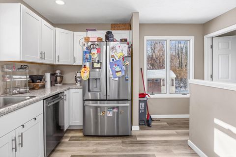 Tiny photo for 1545 N 3rd Street, Logansport, IN 46947 (MLS # 202548753)