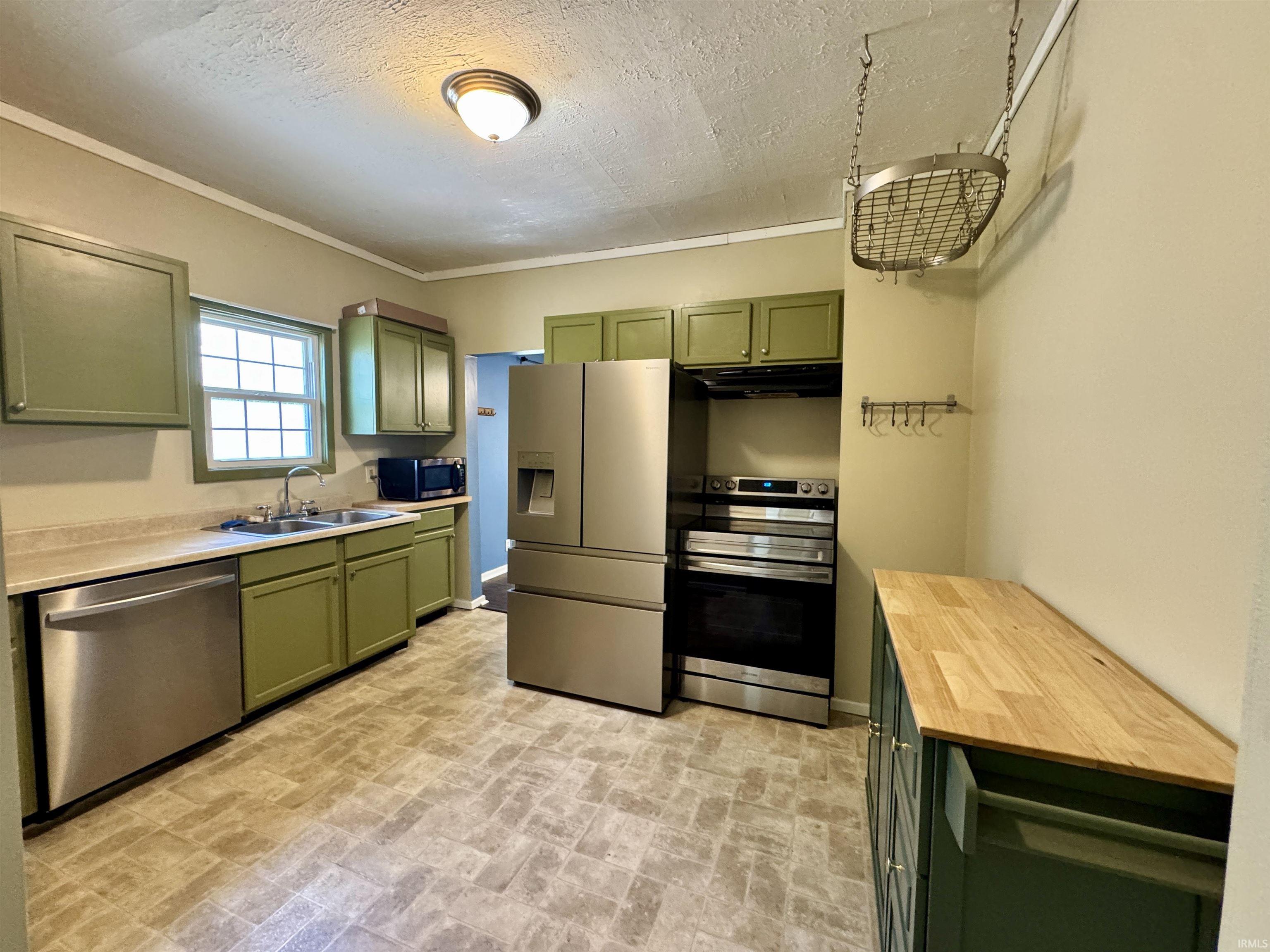 Evansville, Indiana 47711, United States, 3 Bedrooms Bedrooms, ,1 BathroomBathrooms,Residential,Pending,134378