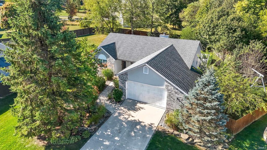 Photo of 548 Frederick Crossing, Roanoke, IN 46783 (MLS # 202539274)