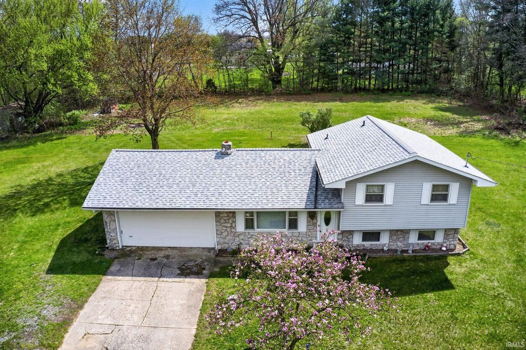 Photo of 29174 Kauffman Street, Elkhart, IN 46517 (MLS # 202613804)