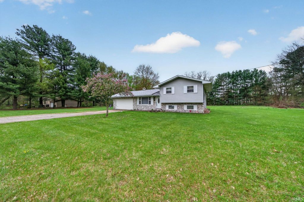Photo of 29174 Kauffman Street, Elkhart, IN 46517 (MLS # 202613804)