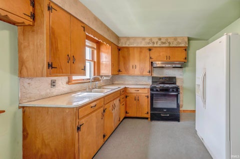 Tiny photo for 2532 Getz Road, Fort Wayne, IN 46804 (MLS # 202644858)