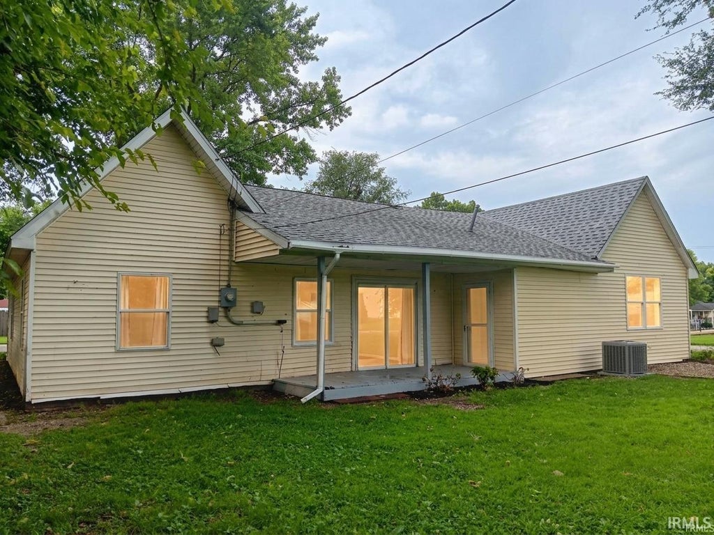 Photo of 2825 Park Street, Terre Haute, IN 47803 (MLS # 202634238)