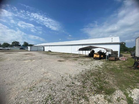 Tiny photo for 1550 Wentzel Street, Rochester, IN 46975 (MLS # 202427417)