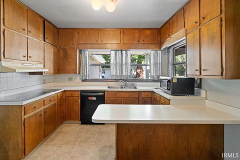 Tiny photo for 1744 W JEFFERSON Street, Kokomo, IN 46901 (MLS # 202529191)