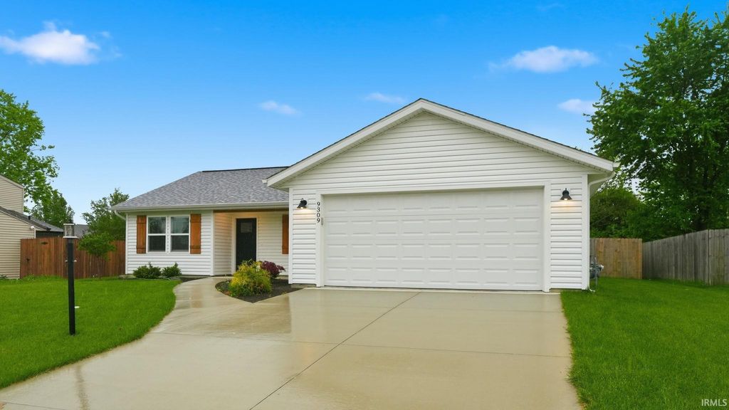 Photo of 9309 Dawnsford Drive, Fort Wayne, IN 46804 (MLS # 202615402)