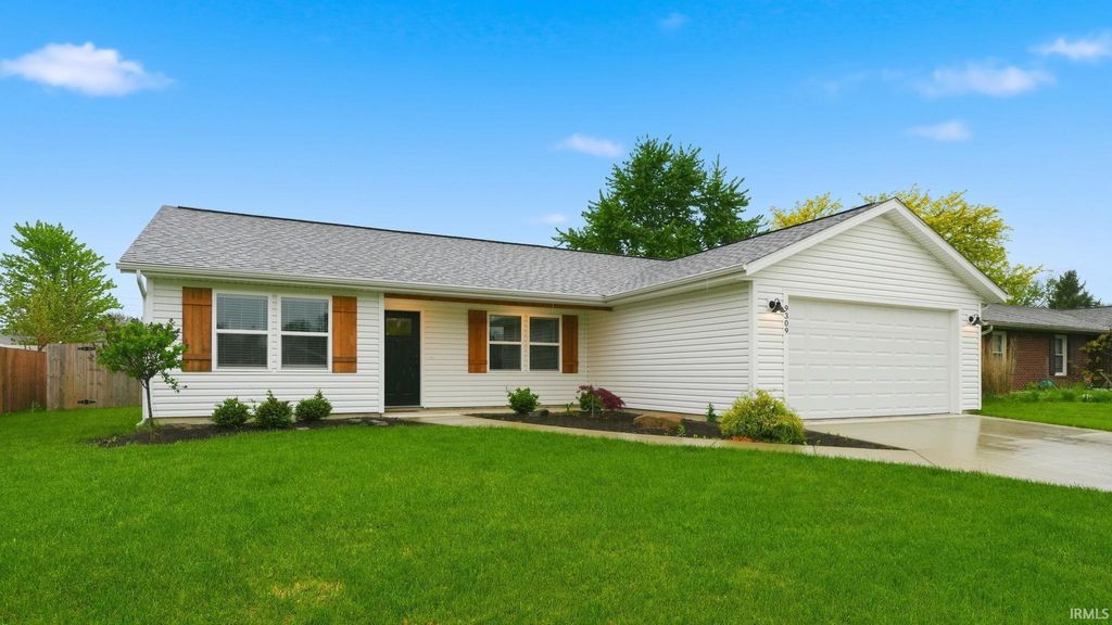 Photo of 9309 Dawnsford Drive, Fort Wayne, IN 46804 (MLS # 202615402)