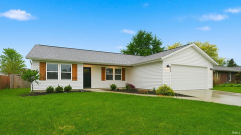 Photo of 9309 Dawnsford Drive, Fort Wayne, IN 46804 (MLS # 202615402)