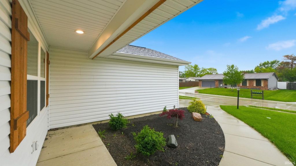 Photo of 9309 Dawnsford Drive, Fort Wayne, IN 46804 (MLS # 202615402)