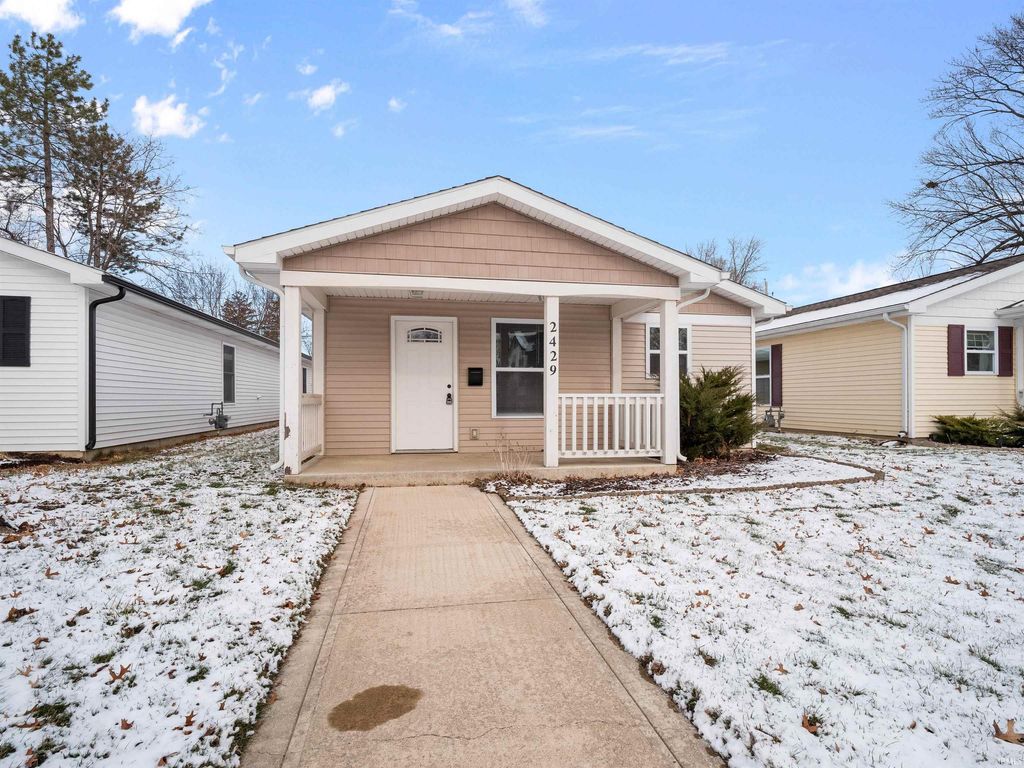 Photo of 2429 Dodge Avenue, Fort Wayne, IN 46805 (MLS # 202601642)