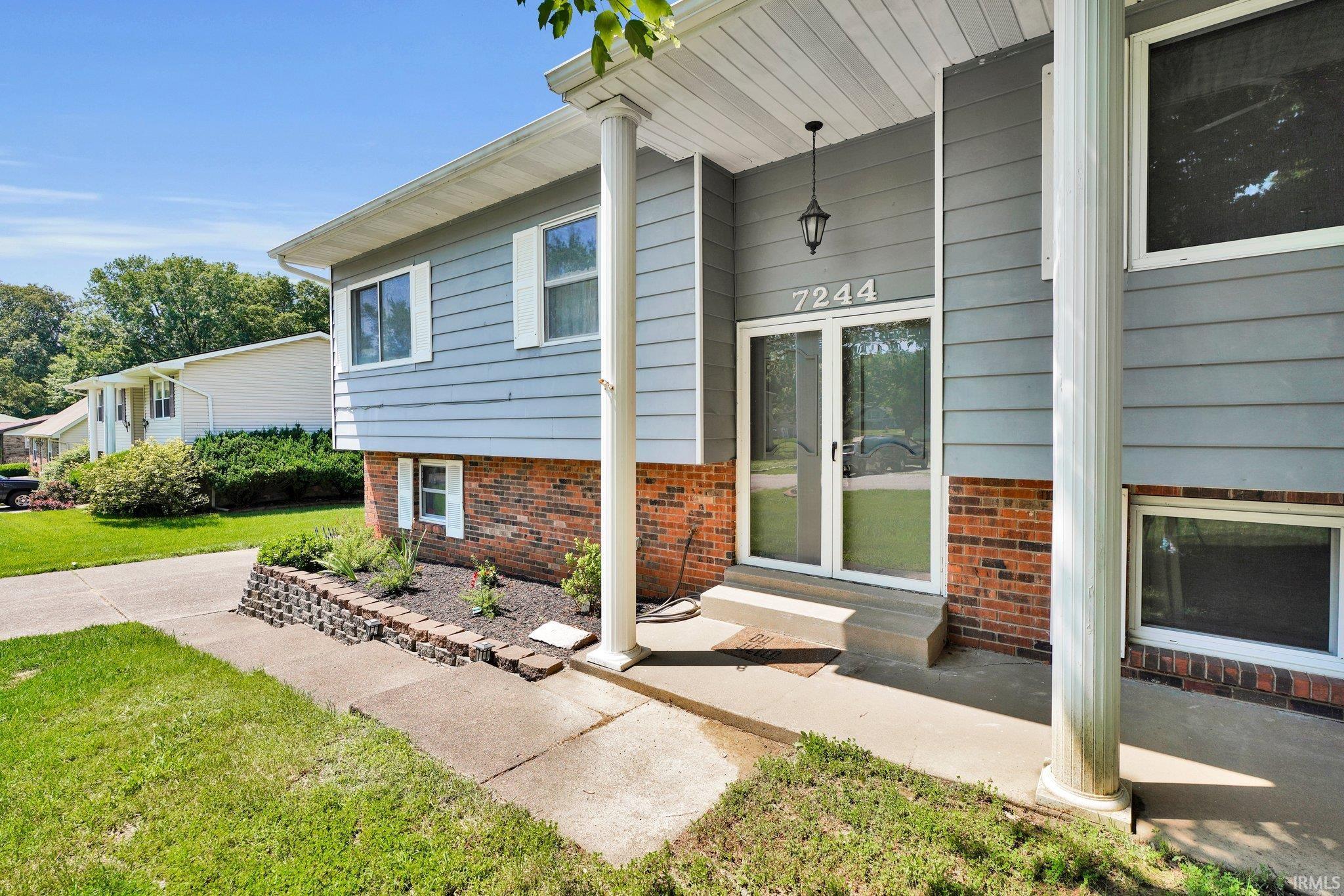 Newburgh, Indiana 47630, United States, 3 Bedrooms Bedrooms, ,2 BathroomsBathrooms,Residential,Contingent,151965