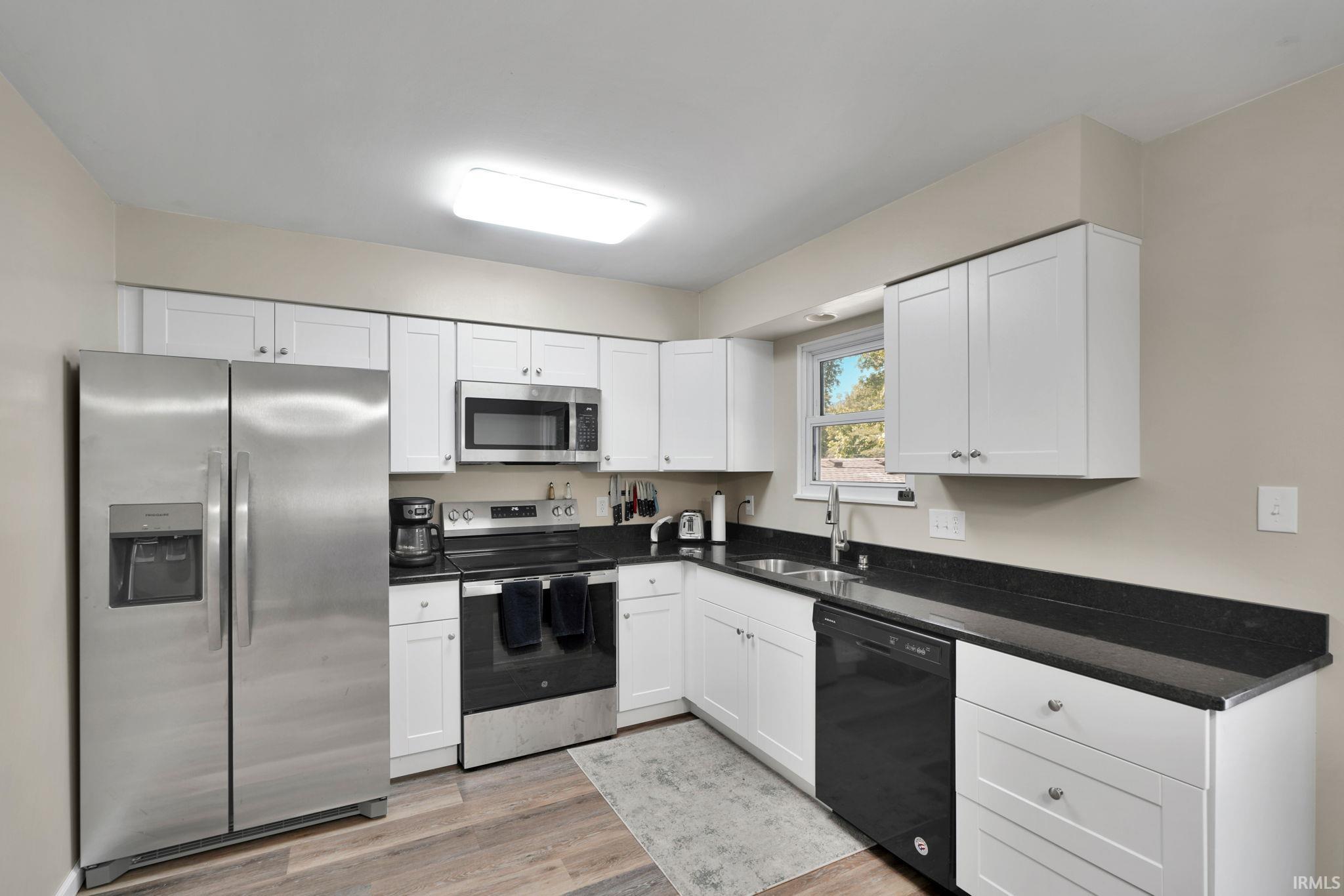 Newburgh, Indiana 47630, United States, 3 Bedrooms Bedrooms, ,2 BathroomsBathrooms,Residential,Contingent,151965