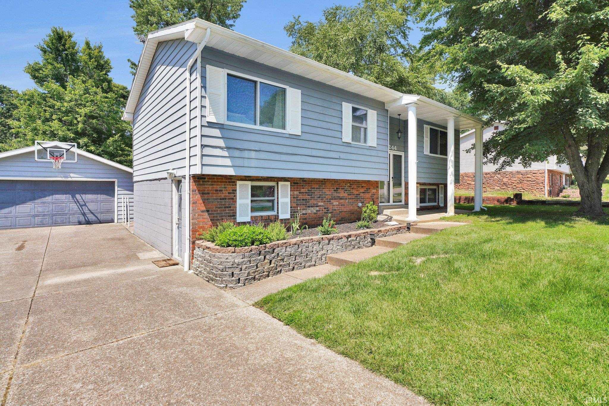 Newburgh, Indiana 47630, United States, 3 Bedrooms Bedrooms, ,2 BathroomsBathrooms,Residential,Contingent,151965