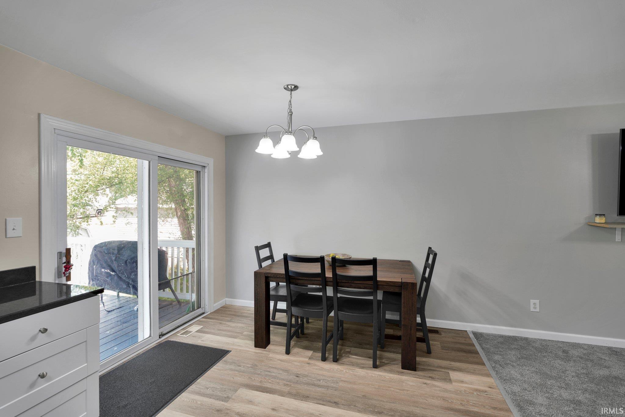 Newburgh, Indiana 47630, United States, 3 Bedrooms Bedrooms, ,2 BathroomsBathrooms,Residential,Contingent,151965