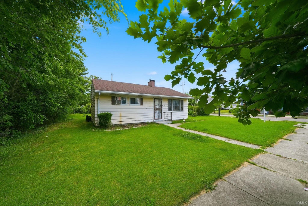 Photo of 4145 Plaza Drive, Fort Wayne, IN 46806 (MLS # 202623664)