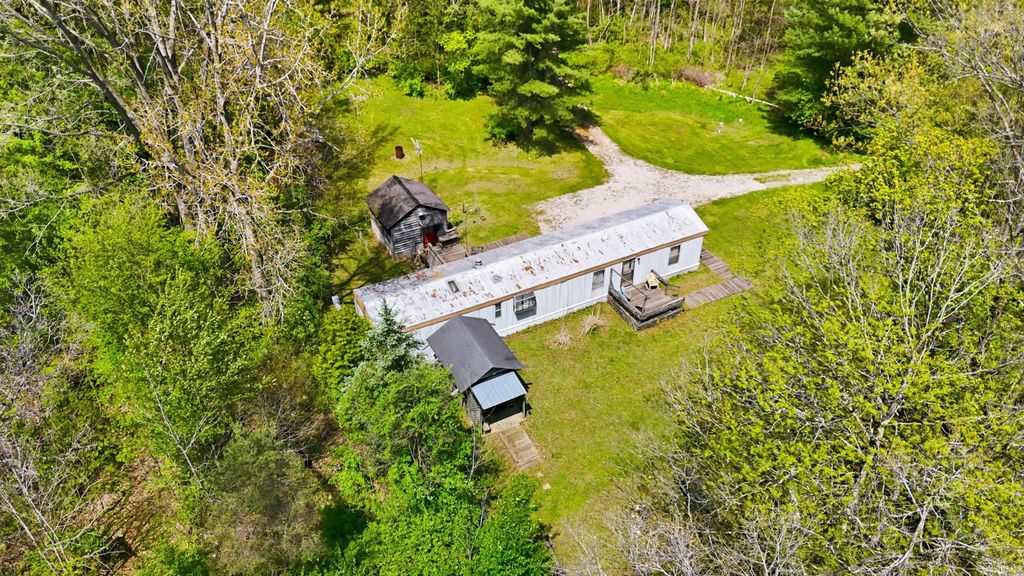 Photo of 8501 W State Road 14, South Whitley, IN 46787 (MLS # 202616681)