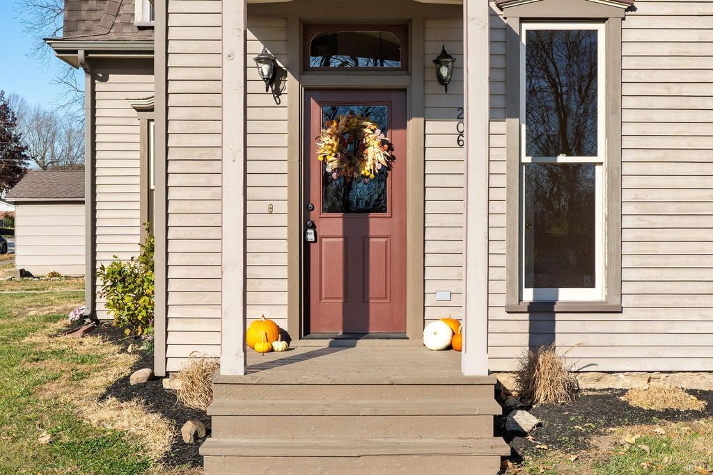 Photo of 206 S Raiload St, Battle Ground, IN 47920 (MLS # 202546476)