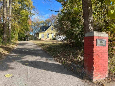 Photo of 615 E Sycamore St, Kokomo, IN 46901 (MLS # 202543767) Photo of 615 E Sycamore St, Kokomo, IN 46901 (MLS # 202543767)