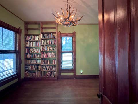 Tiny photo for 615 E Sycamore St, Kokomo, IN 46901 (MLS # 202543767)