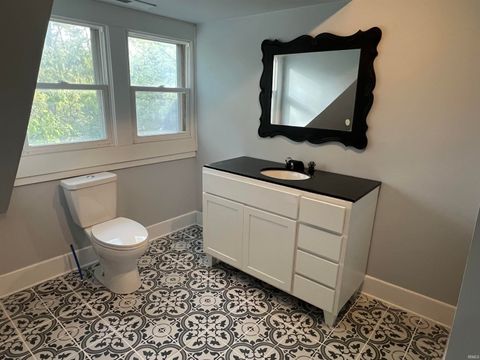 Tiny photo for 615 E Sycamore St, Kokomo, IN 46901 (MLS # 202543767)