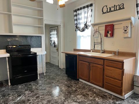 Tiny photo for 615 E Sycamore St, Kokomo, IN 46901 (MLS # 202543767)