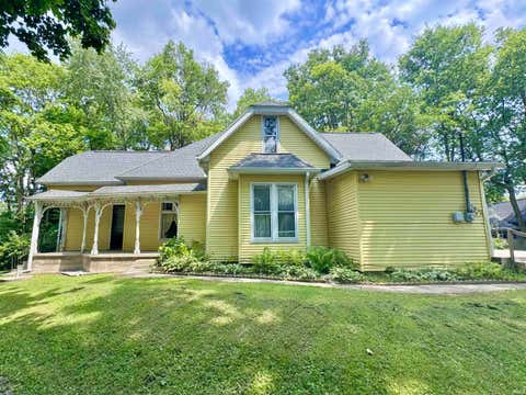 Tiny photo for 615 E Sycamore St, Kokomo, IN 46901 (MLS # 202543767)
