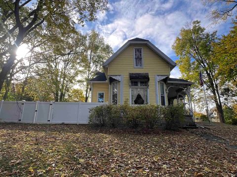 Tiny photo for 615 E Sycamore St, Kokomo, IN 46901 (MLS # 202543767)