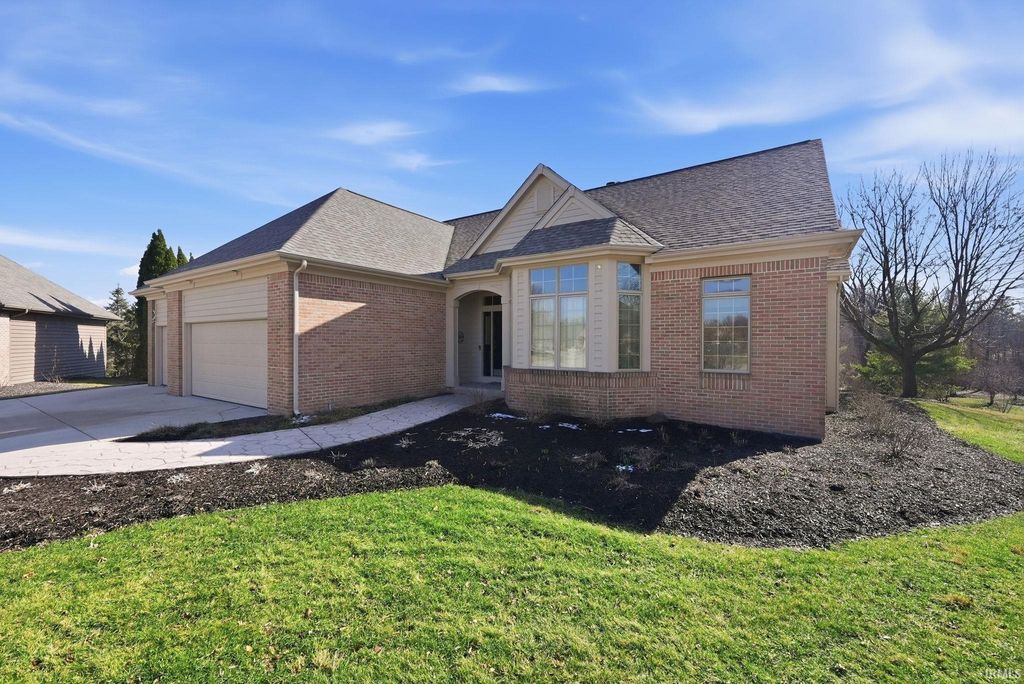 Photo of 12015 Sycamore Lakes Court, Fort Wayne, IN 46814 (MLS # 202607306)