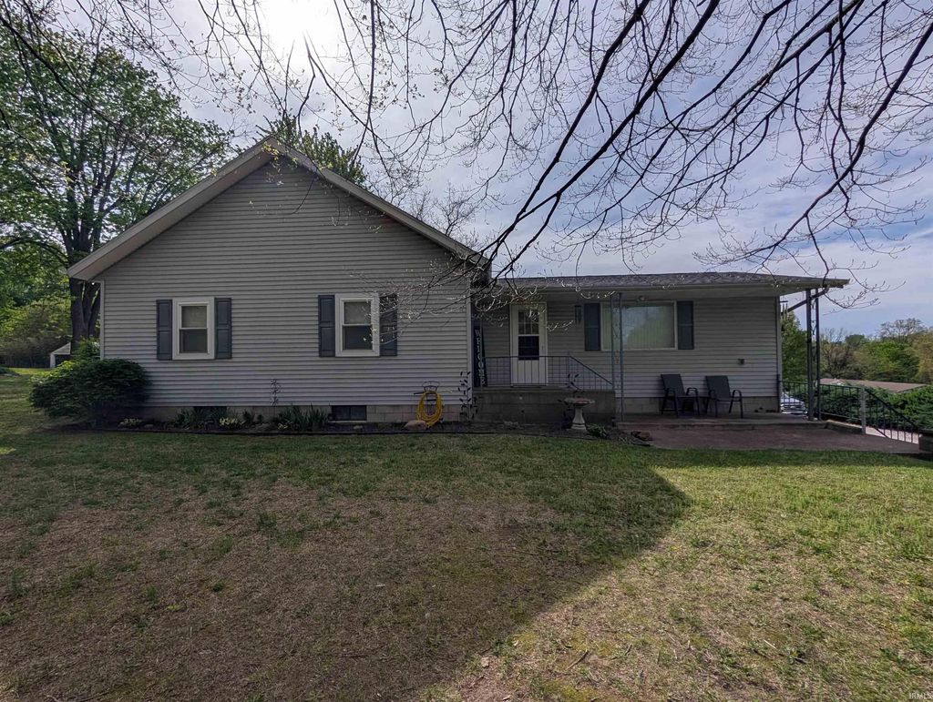 Photo of 2333 N Hillcrest Road, Vincennes, IN 47591 (MLS # 202613644)