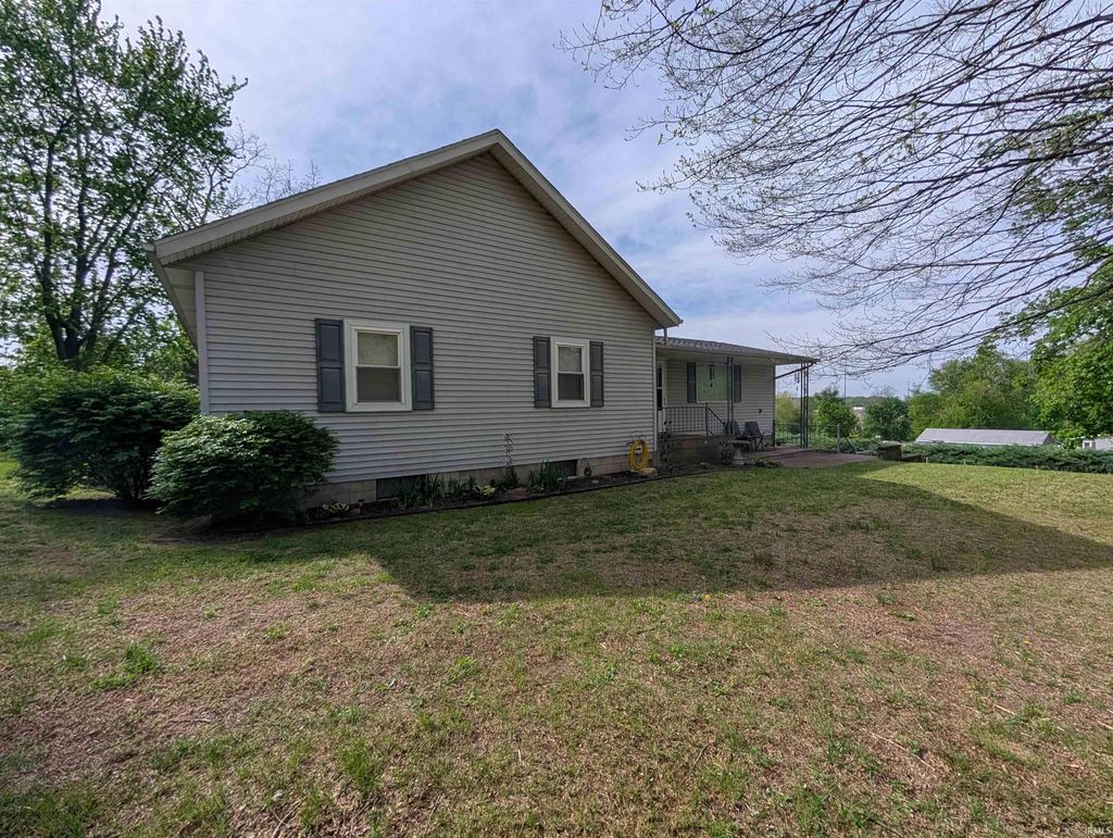 Photo of 2333 N Hillcrest Road, Vincennes, IN 47591 (MLS # 202613644)