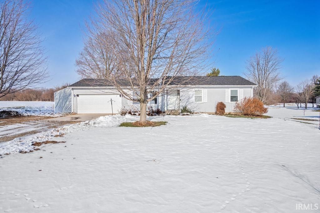 Photo of 1694 E 450 NORTH, Kokomo, IN 46901 (MLS # 202548589)