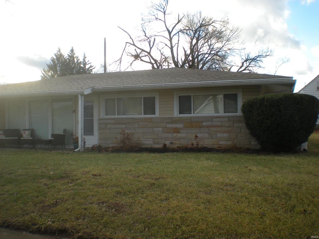 Photo of 2515 Fairoak Drive, Fort Wayne, IN 46809 (MLS # 202602565)