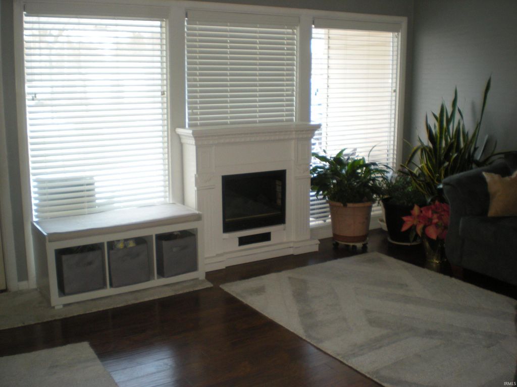 Photo of 2515 Fairoak Drive, Fort Wayne, IN 46809 (MLS # 202602565)