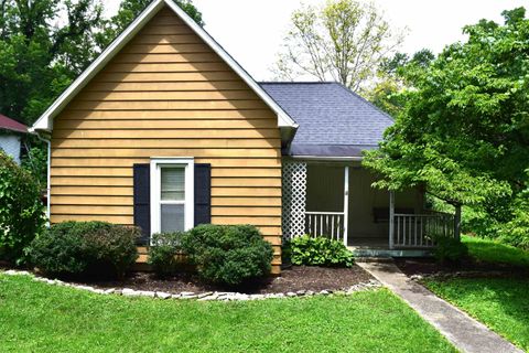 Photo of 1520 W 7th Street, Bloomington, IN 47404 (MLS # 202629230)