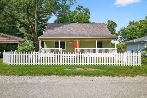 Photo of 1210 S Park Avenue, Bloomington, IN 47401 (MLS # 202606494)