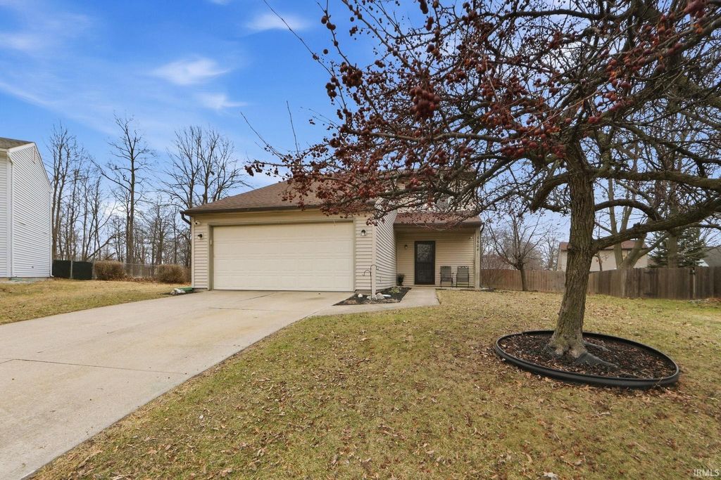 Photo of 6604 Meadow Wood Place, Fort Wayne, IN 46825 (MLS # 202607133)