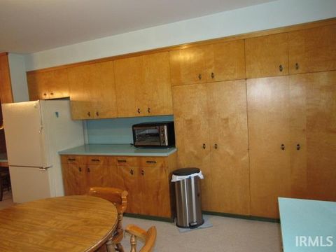 Tiny photo for 635 E Tenth Street, Mount Vernon, IN 47620 (MLS # 202612564)