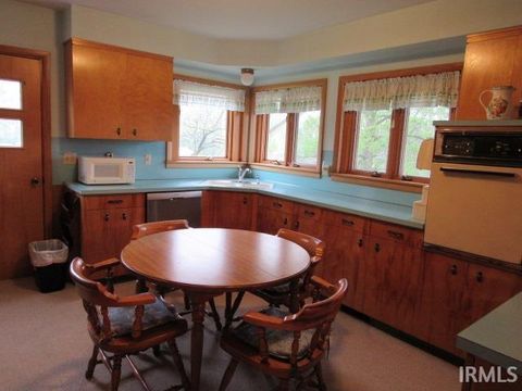 Tiny photo for 635 E Tenth Street, Mount Vernon, IN 47620 (MLS # 202612564)