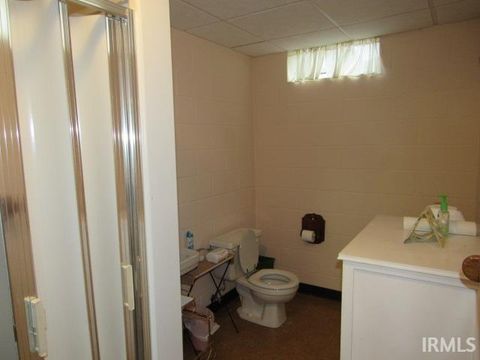 Tiny photo for 635 E Tenth Street, Mount Vernon, IN 47620 (MLS # 202612564)