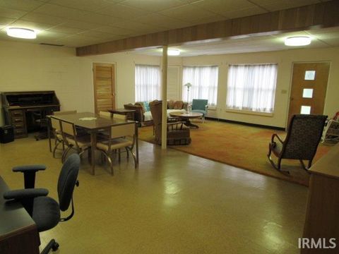 Tiny photo for 635 E Tenth Street, Mount Vernon, IN 47620 (MLS # 202612564)