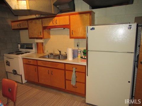 Tiny photo for 635 E Tenth Street, Mount Vernon, IN 47620 (MLS # 202612564)