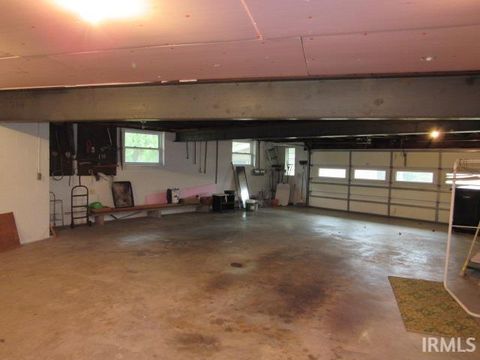 Tiny photo for 635 E Tenth Street, Mount Vernon, IN 47620 (MLS # 202612564)