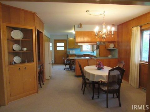 Tiny photo for 635 E Tenth Street, Mount Vernon, IN 47620 (MLS # 202612564)