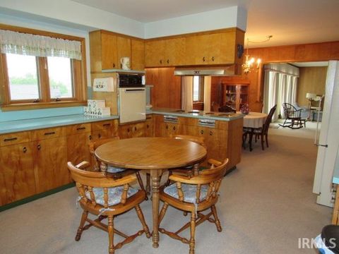 Tiny photo for 635 E Tenth Street, Mount Vernon, IN 47620 (MLS # 202612564)