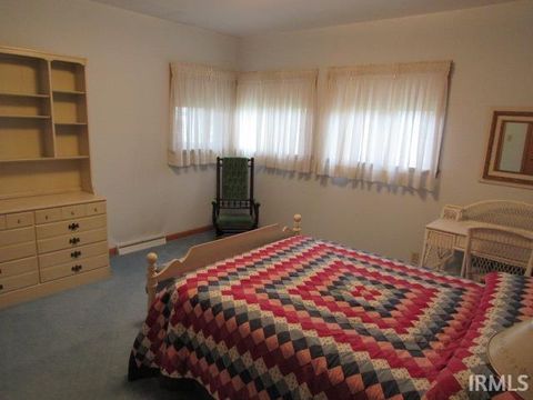 Tiny photo for 635 E Tenth Street, Mount Vernon, IN 47620 (MLS # 202612564)