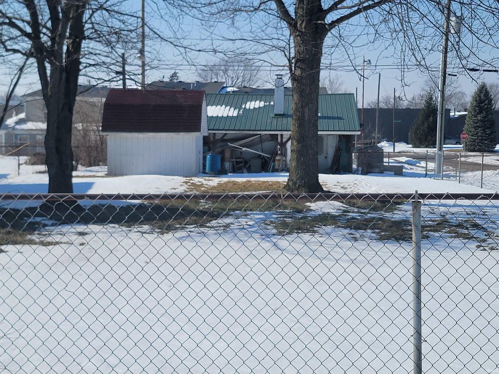 Photo of 1403 S Shipley Street, Muncie, IN 47302 (MLS # 202602794)