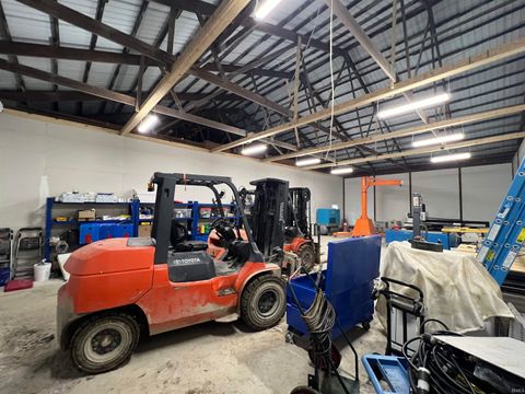 Tiny photo for 2402 S GOYER Road, Kokomo, IN 46902 (MLS # 202601411)