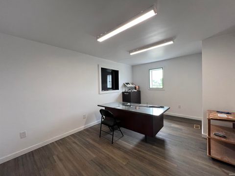 Tiny photo for 2402 S GOYER Road, Kokomo, IN 46902 (MLS # 202601411)