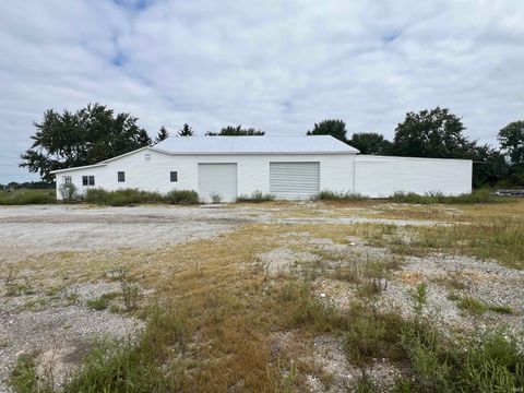 Tiny photo for 2402 S GOYER Road, Kokomo, IN 46902 (MLS # 202601411)