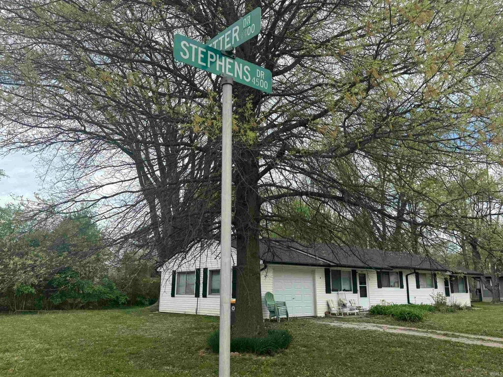 Photo of 4501 + 4503 E Stephens Drive, Bloomington, IN 47408 (MLS # 202615469)